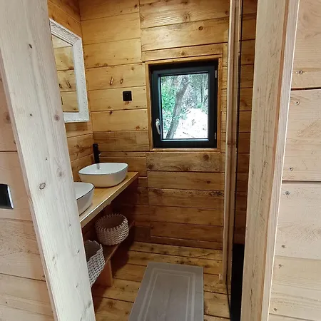 بيت خشبي Les De Lutina *