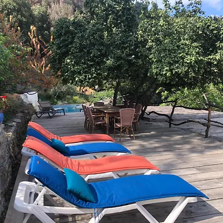 Les De Lutina بيت خشبي